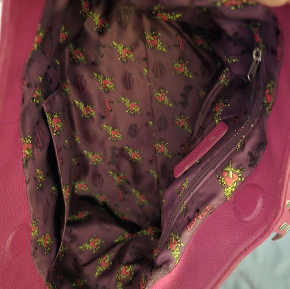 Harley-Davidson Studded Fuschia Leather Shoulder Bag - Picture 4 of 4